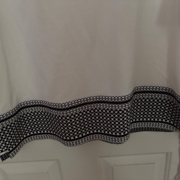 Chico's White & Black 3/4 Sleeves Tunic Size 2 - Picture 3 of 6